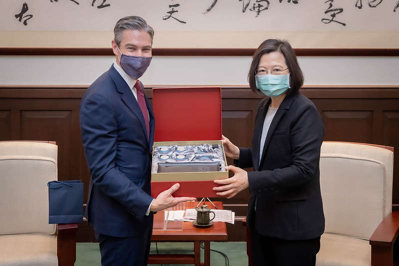 蔡英文總統今（29）日上午接見美國「國家民主基金會」（National Endowment for Democracy, NED）會長威爾森（Damon Wilson）。 圖：總統府 / 提供