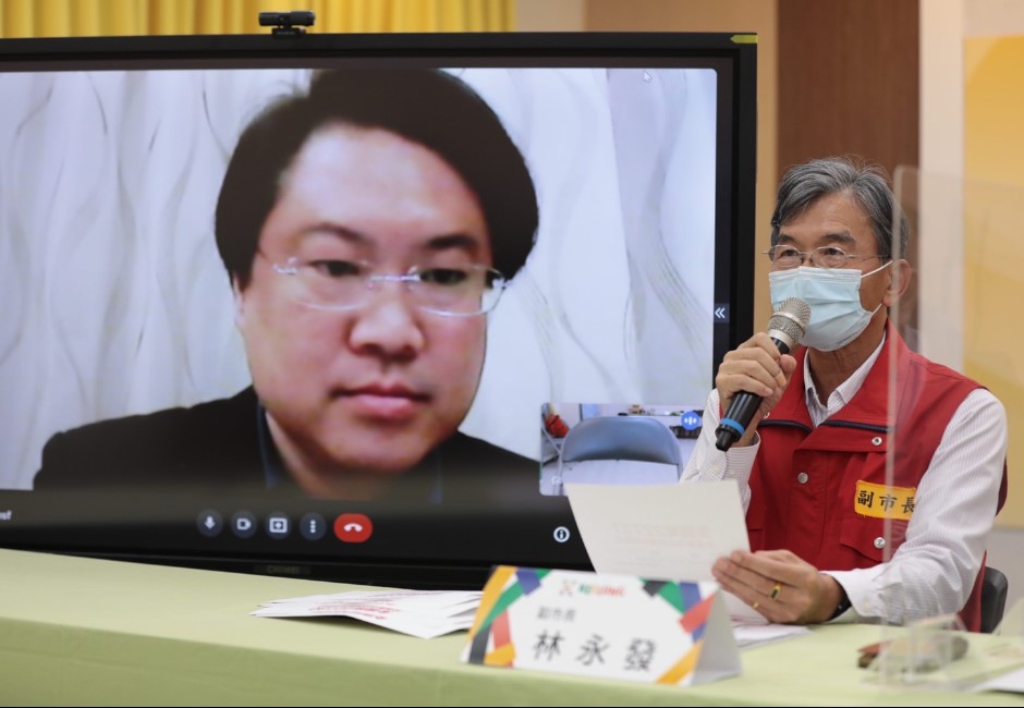 隨著基隆疫情持續延燒，再加上林右昌居家隔離天數為3天，網路輿論立刻炸鍋，更讓林右昌在3月27日的網路聲量衝衝上近3個月最高峰。  image source：基隆市政府提供