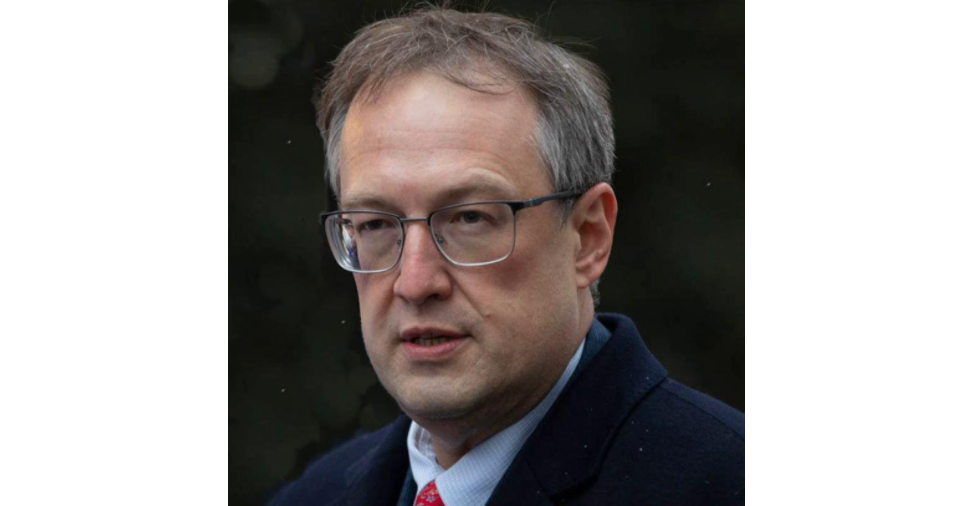 烏克蘭內政部長顧問格拉什琴科（Anton Gerashchenko）今在直播中表示，「烏克蘭軍隊正在首都東部進行反擊。」 圖 : 翻攝自維基百科