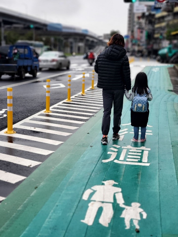 3年內提前完成新北市211所國小通學巷。 圖：新北市交通局提供