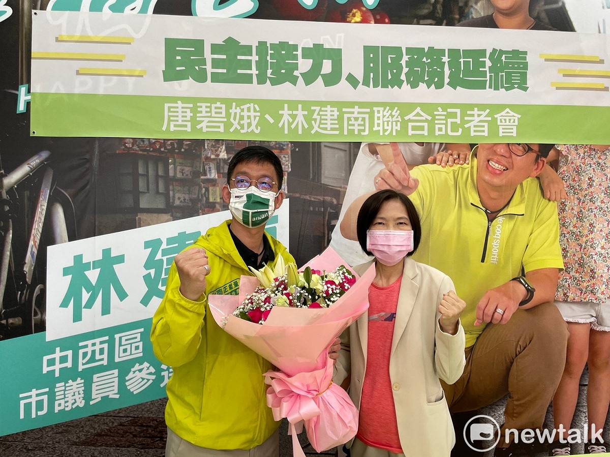 唐碧娥在林建南服務處召開「民主接力，服務延續」記者會，除向各界說明她不再參選的原委，並呼籲市民力挺林建南，共同守下她空下來的這一席。 圖：黃博郎／攝
