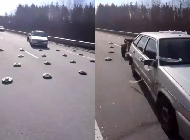 基輔西北方郊區小鎮博羅江卡（Borodyanka）的一條道路上，被放置了許多反裝甲地雷。 圖:Liveuamap推特