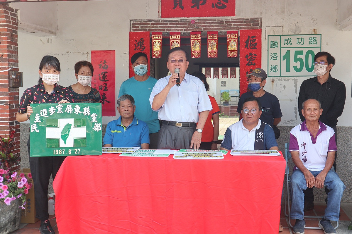 吳應文(中)不希望民進黨因一場選舉而撕裂。 圖：孫家銘攝
