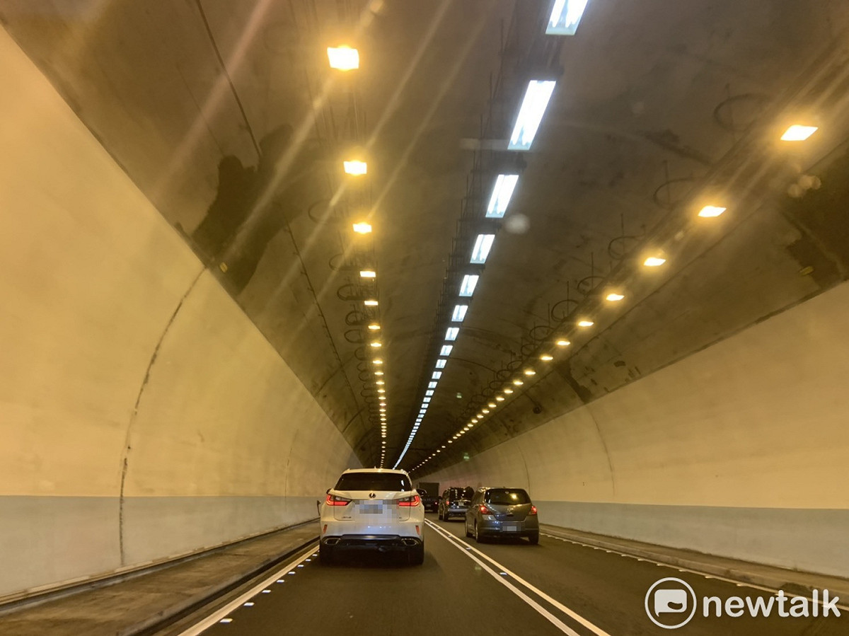交通部高速公路局於清明連假期間，祭出5項疏運措施（雪隧資料照）。 圖：張家寧／攝