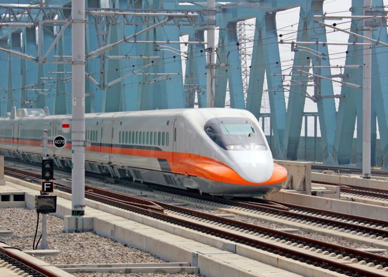 ▲原PO好奇「哪一個高鐵站停電會造成全台交通癱瘓」，貼文一出，網友全喊「這裡」，直呼「會完蛋」。（示意圖／翻攝台灣高鐵臉書粉專）
