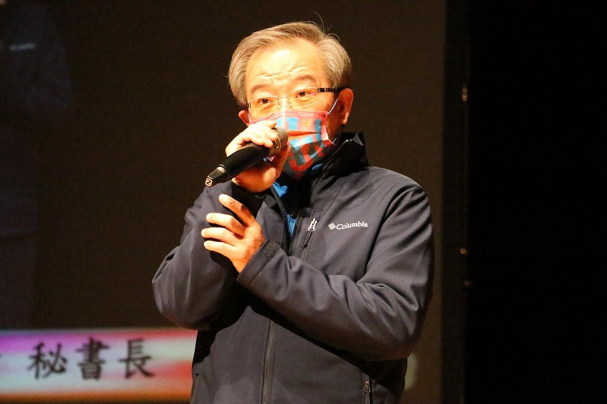 新北市秘書長林祐賢親臨「讓孝順成為一種習慣」公益演唱會致詞。 圖：新北市文化局提供