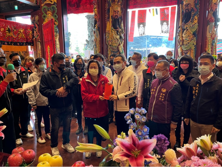 五股賀聖宮主王美雲表示，今(111)年玄天上帝聖誕連三天舉辦九皇禮斗延生消災祈安三獻法會，祈求風調雨順、國泰民安。 圖：新北市民政局提供