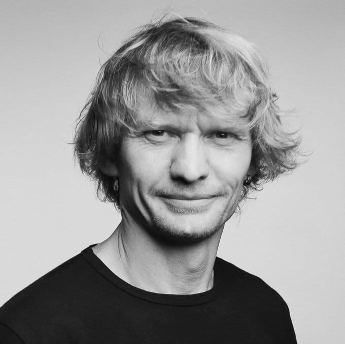 烏克蘭攝影記者、紀錄片製作人李文（Maksim Levin）傳出遭俄軍擊斃。 圖：翻攝自烏克蘭國防部推特