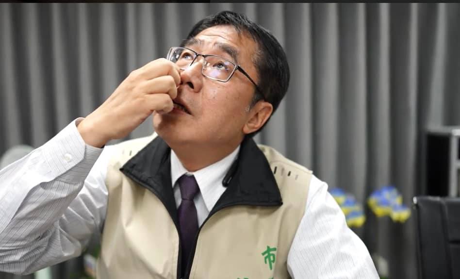 台南市長黃偉哲今（4）日於臉書貼文表示，在4月2日的活動中和確診者足跡重疊，因此進行快篩。 圖：翻攝黃偉哲臉書