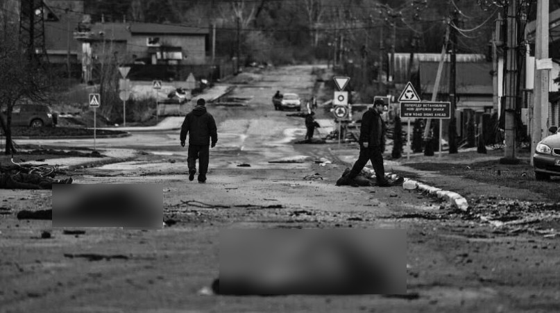克蘭軍民陸續回報，在基輔郊外公路和林間蜿蜒小路旁，發現四散的人類或動物遺骸。 圖：翻攝Mychajlo Podoljak Twitter