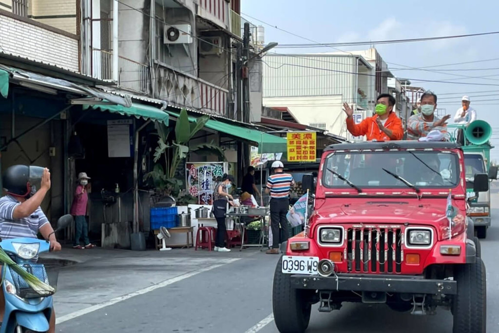 立委莊瑞雄今天全天則以車隊掃街方式衝刺。 圖：莊瑞雄服務處提供
