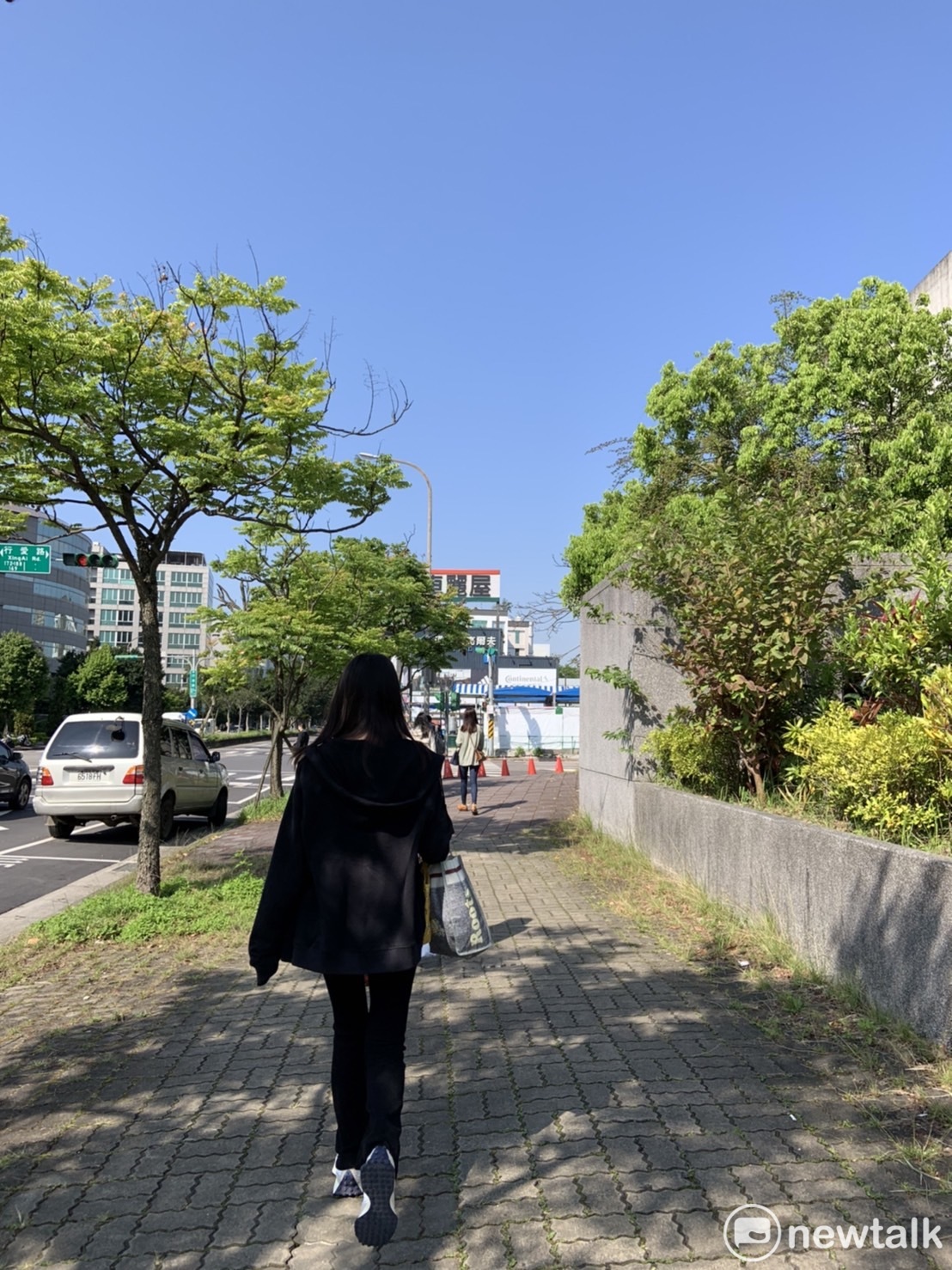 今(29)日中午前後台北市、台南市、高雄市、屏東縣台東縣為黃色燈號。 圖：張家寧／攝