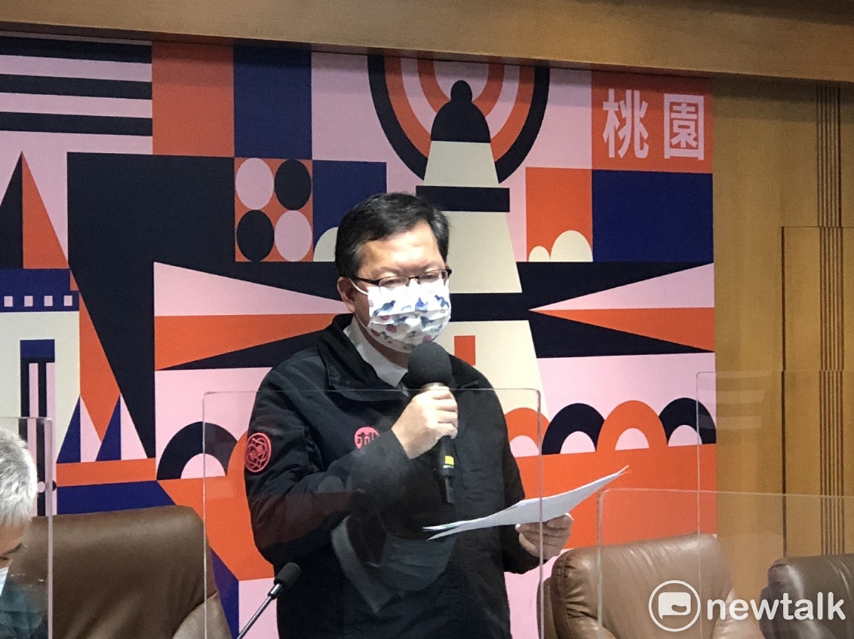 桃園市長鄭文燦表示，定期篩檢將會常態化，呼籲重返職場前應該進行快篩確保安全。 圖：林昀真/攝