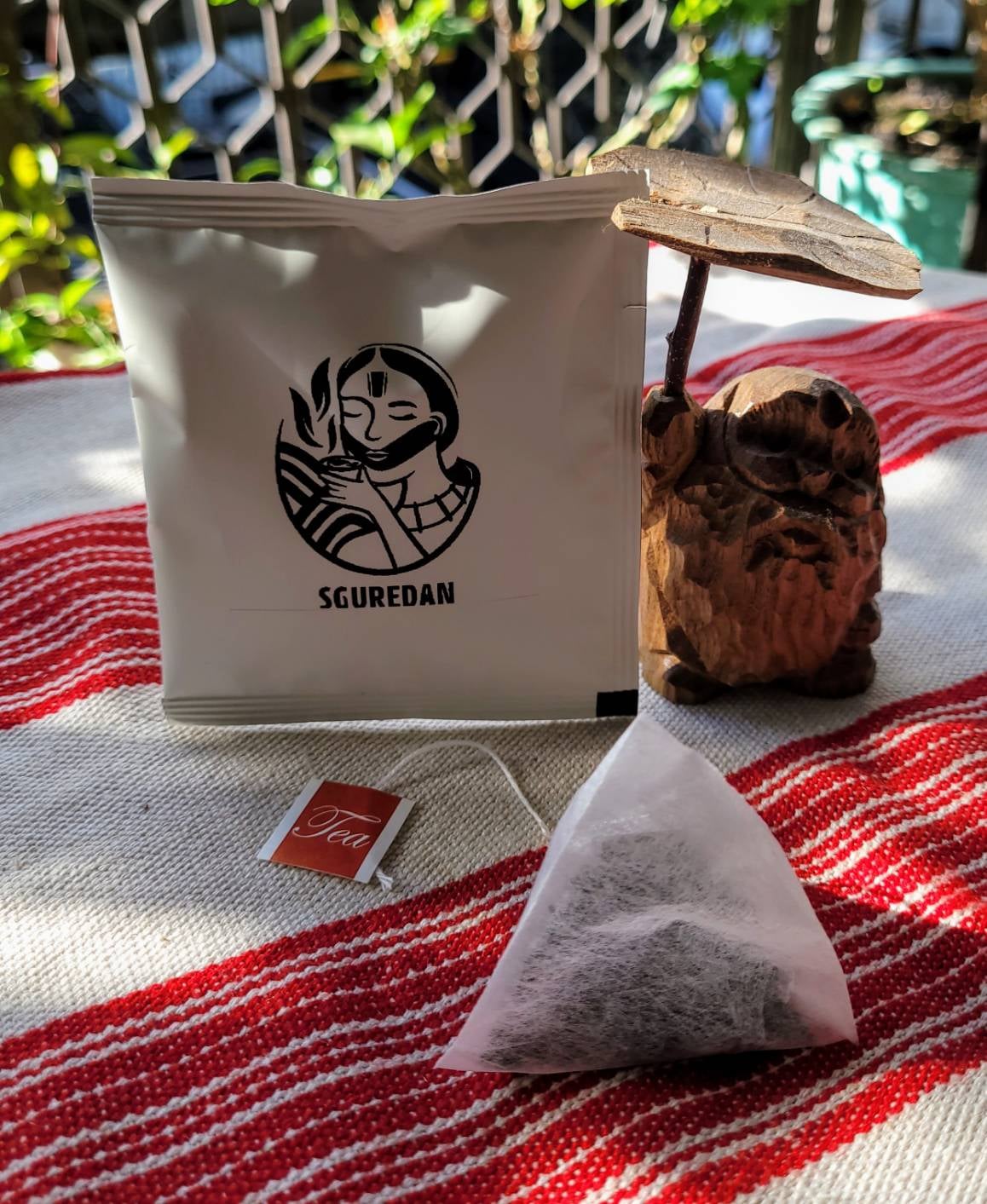 薩谷德茗茶的品牌LOG圖案會使用Pdasan(紋面)。 圖：翻攝薩谷德茗茶臉書