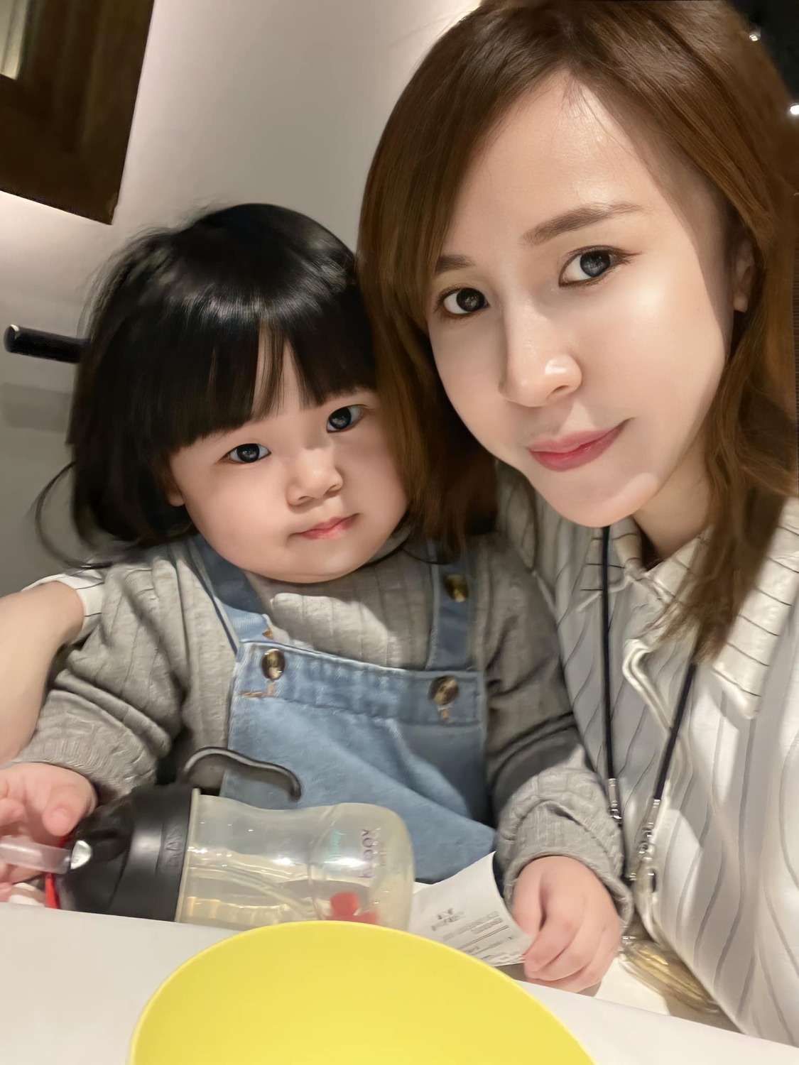 潔哥與女兒「FaFa」。 圖：翻攝自潔哥FB(@潔哥/李秉潔)