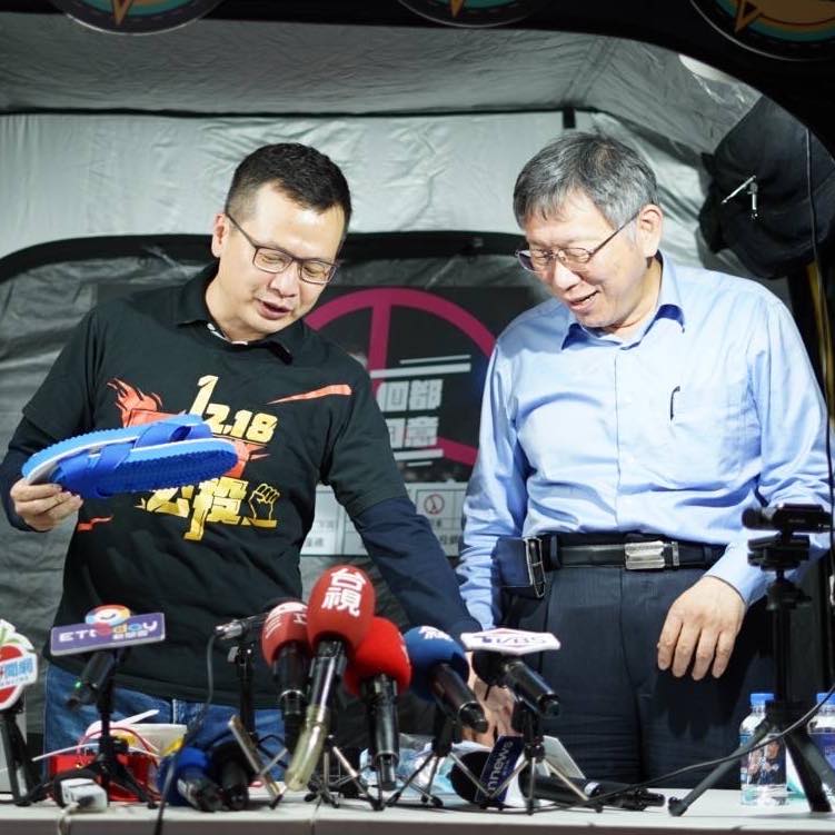 羅智強仿柯文哲、韓國瑜以政治網紅姿態想進攻國民黨著重傳統戰的選區。 圖：羅智強臉書