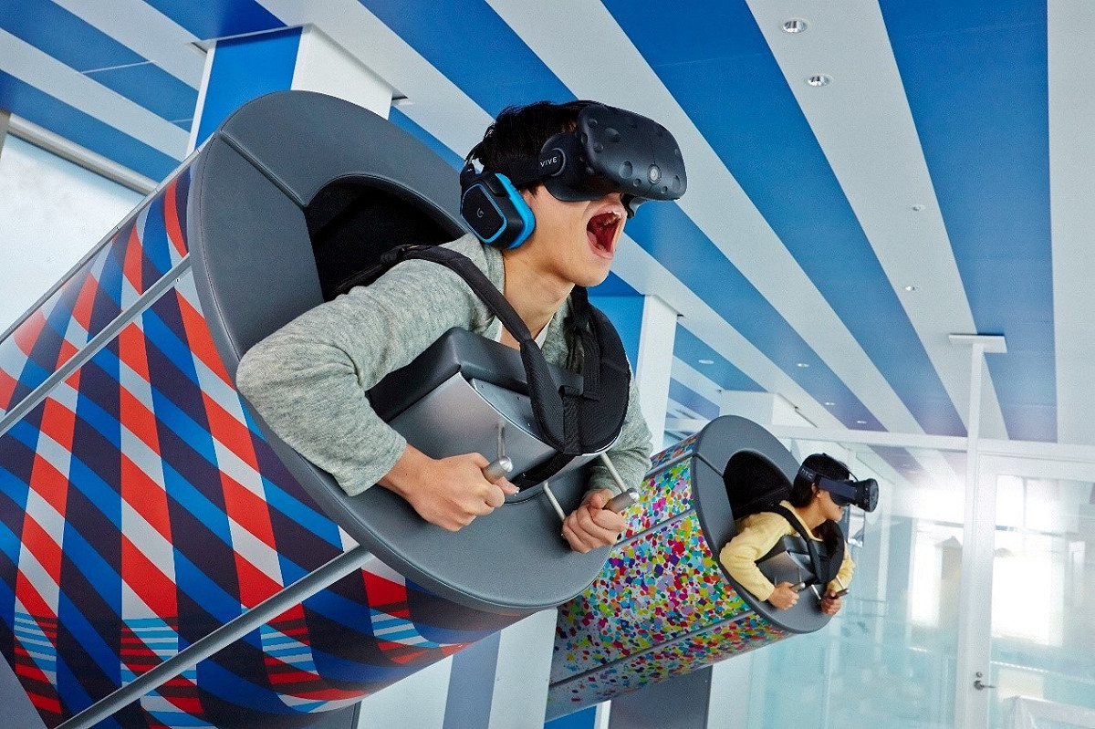 「SKY CIRCUS 陽光60瞭望台」的「東京砲彈飛行」VR體驗 圖：ⒸSunshineCity Corporation