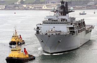 英國皇家海軍「堡壘」號兩棲攻擊艦（ HMS Bulwark ）。 圖 : 翻攝自Gov.UK