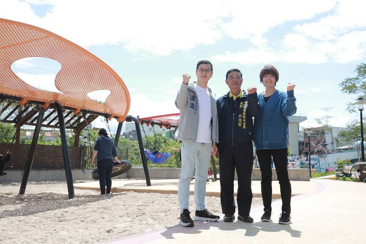 永吉里林茂哲表示，希望兩位市議員能成功當選，為市民服務。 圖：江怡臻辦公室提供