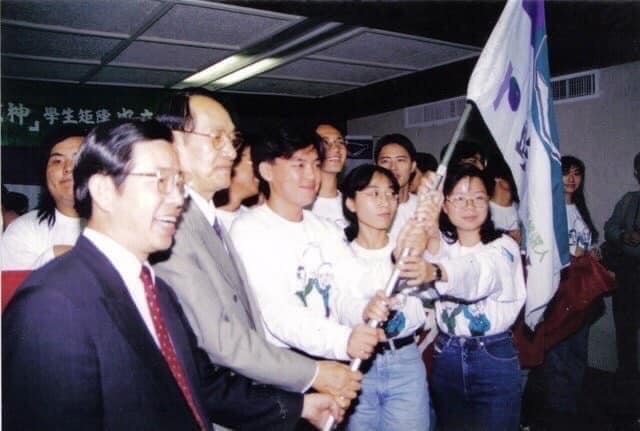 謝長廷表示，1996年總統大選是一個全國性的選舉，過程掀起一股浪潮。 圖：翻攝謝長廷臉書