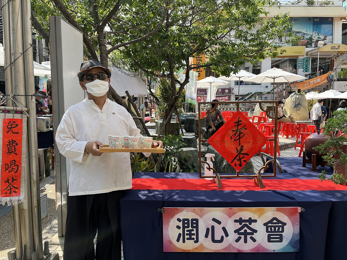 台中市東海藝術街春天茶會響應「世界奉茶日」舉辦市集活動。   圖 : 東海藝術街商圈/提供