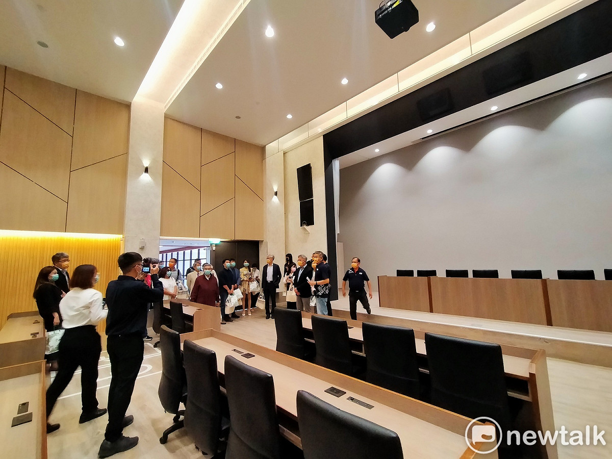 全新裝潢的國際會議廳。 唐復年/攝