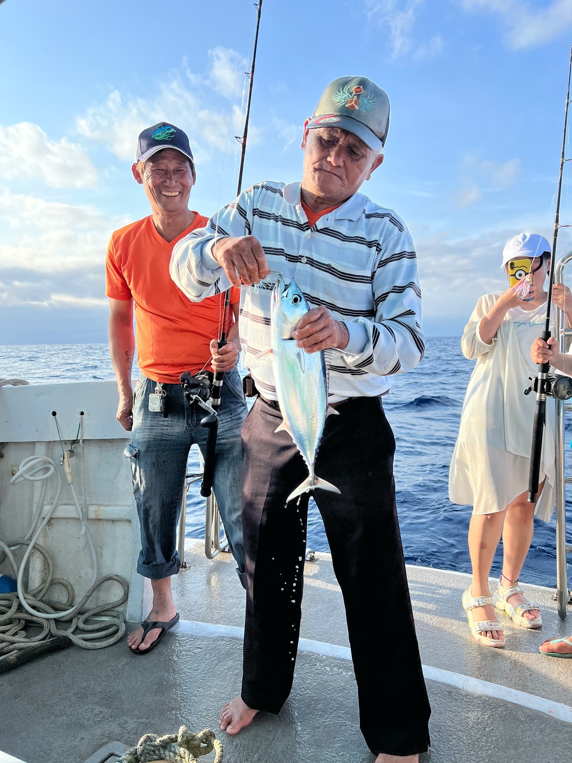 旅客可透過海上野人的解說帶領遊客出海認識綠島常見的魚類。 圖：觀光局東管處／提供