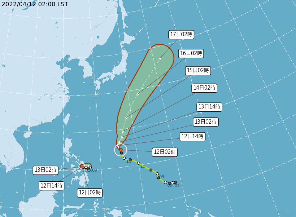 今天凌晨2時，輕度颱風「馬勒卡」（右）在鵝鑾鼻東南東方1780公里海面上，向北轉北北東進行；梅姬颱風仍在馬尼拉東南方580公里海面。 圖：中央氣象局/提供