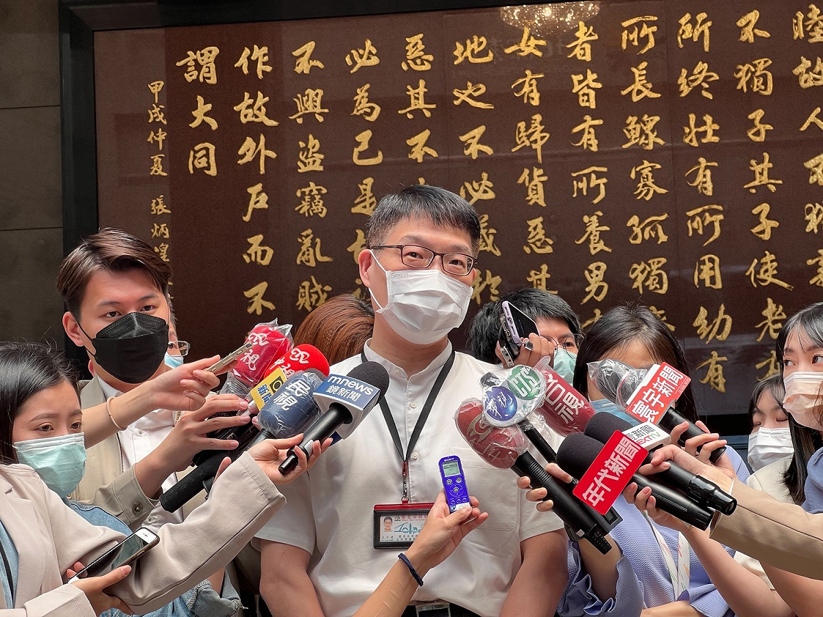 公管中心秘書王子建受訪。 圖：周煊惠 / 攝