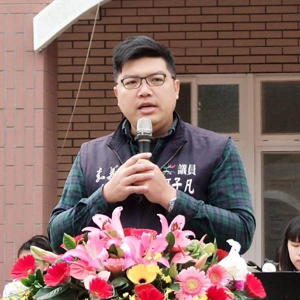 何子凡形象清新，論述能力強，支持者勸進參選竹崎鄉長。 圖：取自何子凡臉書