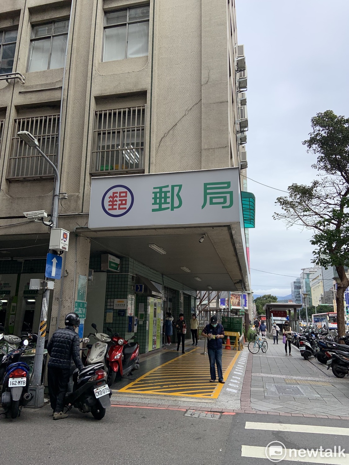 中華郵政表示，端午連假期間，除台北故宮郵局外，其餘郵局一律停止營業。 圖：張家寧／攝（資料照）