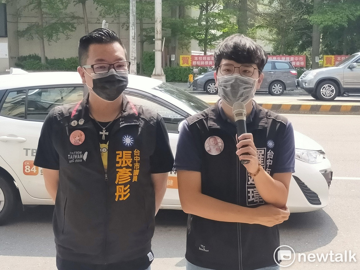 張彥彤（左）與東南選區市議員羅廷瑋是藍營政壇新秀，有機會更上一層樓競選立委。 唐復年/攝