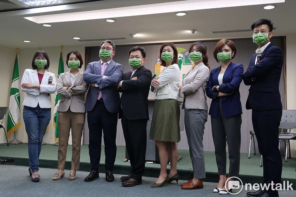 民進黨13日公布7位新任發言人。 圖：林朝億/攝