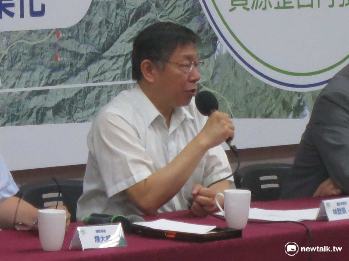 台北市長柯文哲反問媒體，參加520大典為什麼要穿西裝？ 圖：新頭殼資料照片