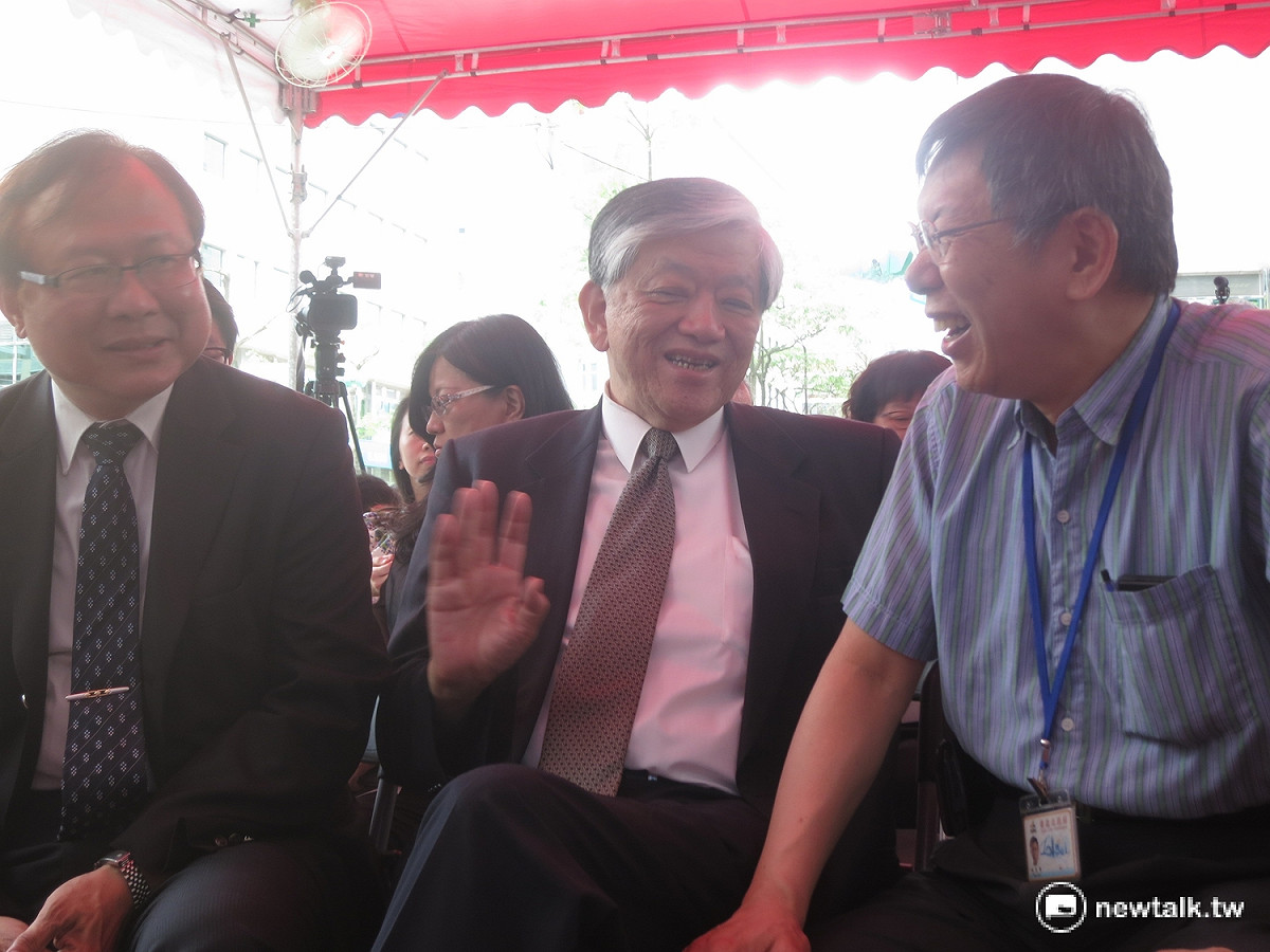 台北市長柯文哲12日宣傳捐贈電子發票政策。 圖：呂佳峻/攝