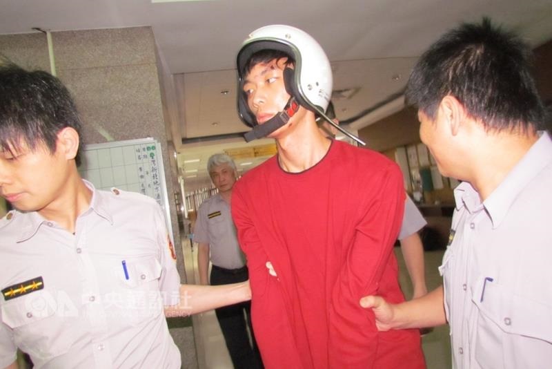 在台北看守所擔任志工28年的牧師黃明鎮難忘首次與鄭捷見面時的笑容，感嘆來不及用愛陪伴輔導解開鄭捷心鎖。 圖：中央社資料照片