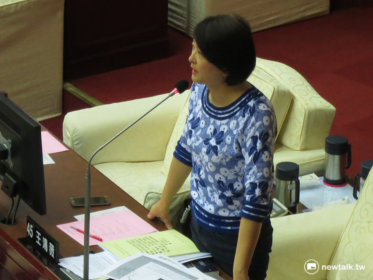 國民黨市議員王鴻薇13日要求，柯市府應該恢復重陽敬老金。 圖：新頭殼資料照片