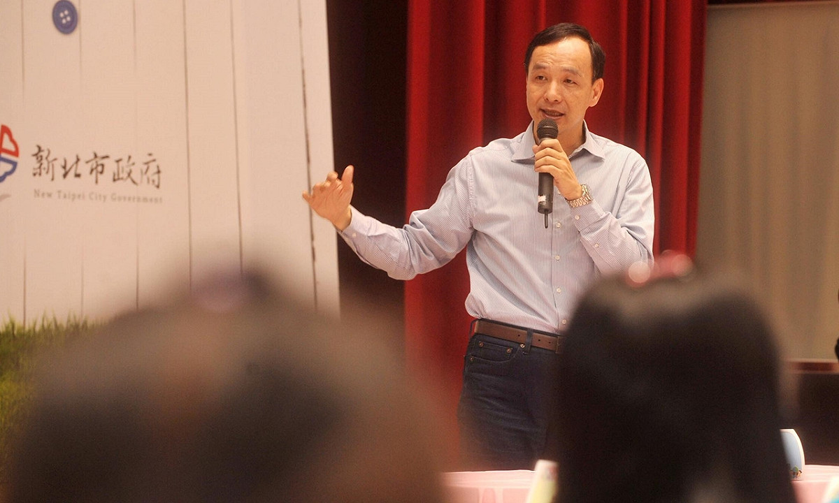 對於是否在林口國中操場蓋臨時餐廳一事，新北市長朱立倫下午先是透過臉書表示，「孩子，是我們最珍惜的寶貝」。 圖：朱立倫臉書