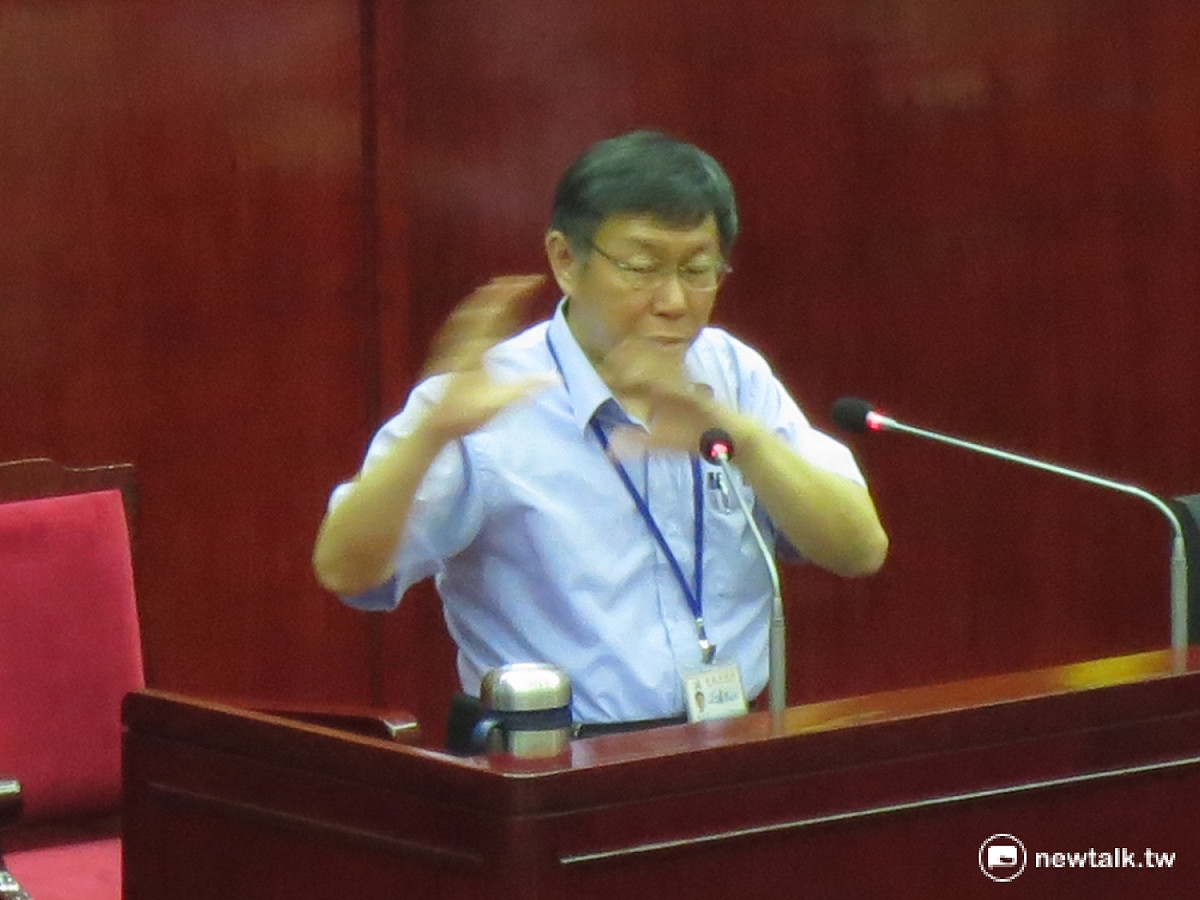 台北市長柯文哲16日赴議會進行專案報告。 圖：呂佳峻/攝