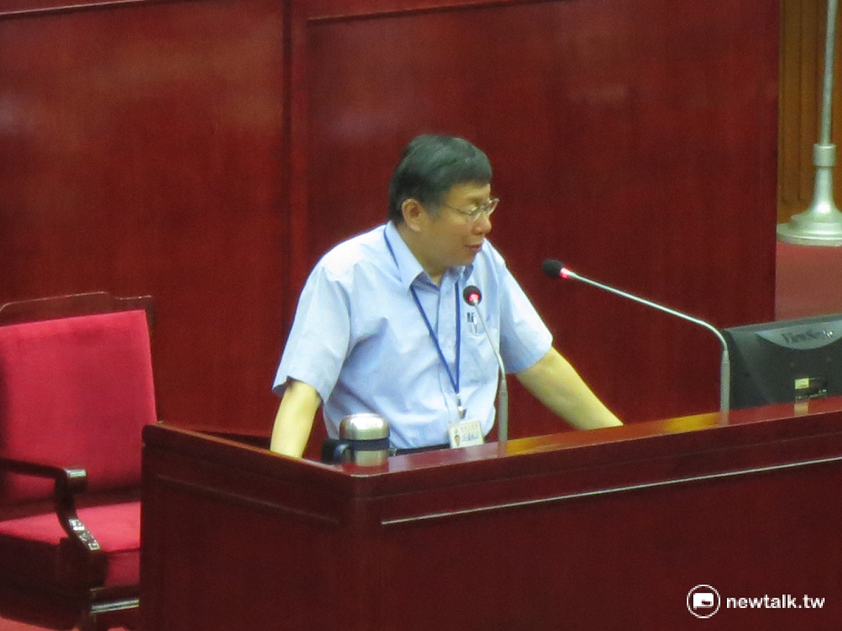 台北市長柯文哲16日赴議會進行專案報告。 圖：呂佳峻/攝
