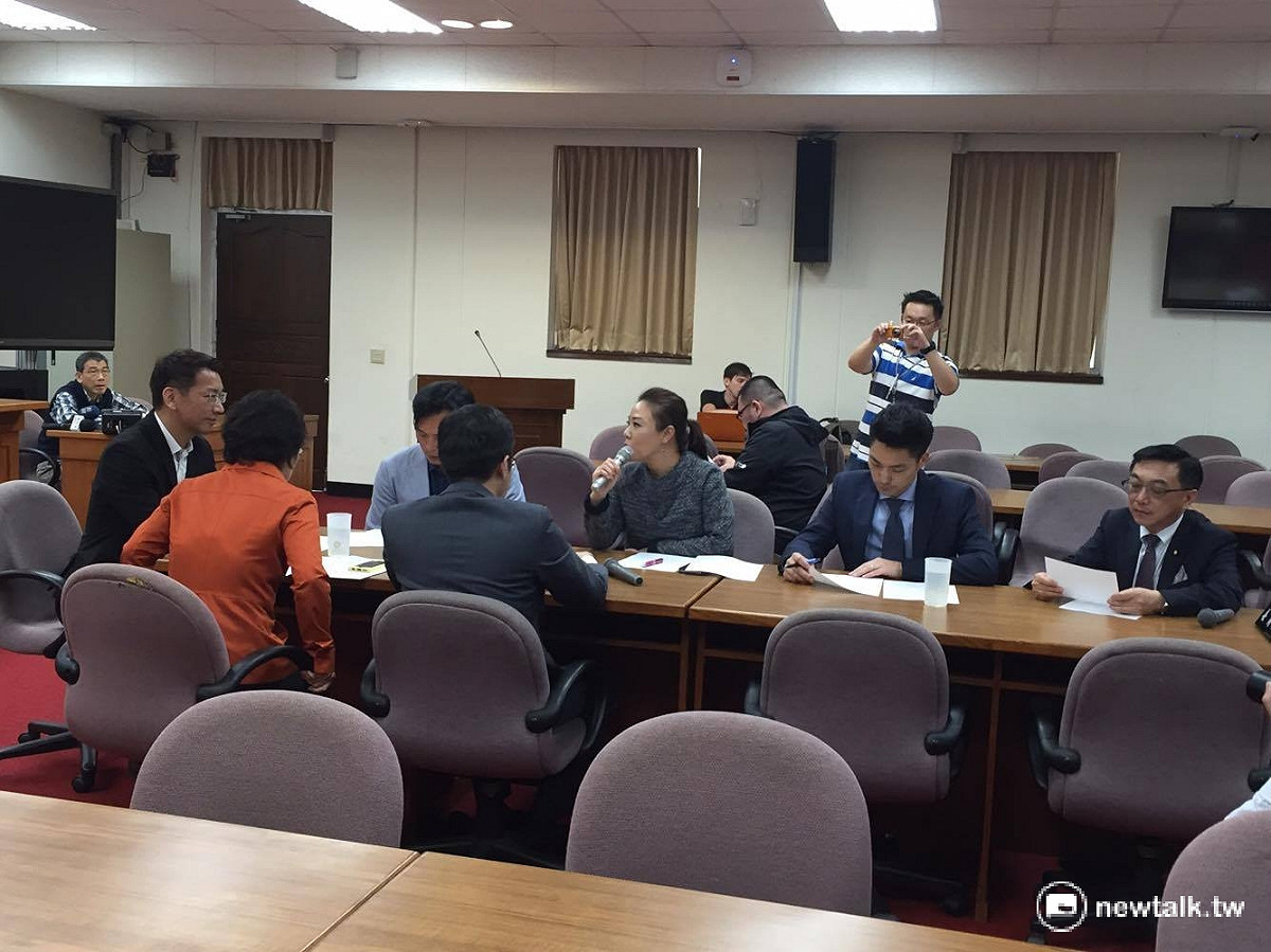 時代力量16日針對「WHA邀函爭議」，希望立院發出共同聲明，再次召開朝野協商討論，但國民黨團堅持立場不變，協商再次宣告破局。 圖：鄭佑漢/攝