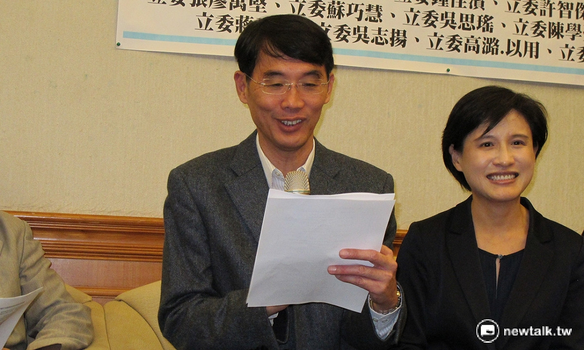 高等教育改革論壇19日上午成立，推動委員會主席由台大社會系教授陳東升擔任。 圖：林朝億/攝