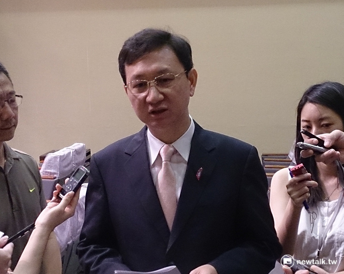 外傳行政院已拍板由桃園捷運公司董事長何煖軒出任華航董座，行政院發言人童振源22日表示「目前尚未有這項人事消息」。 圖：新頭殼資料照片