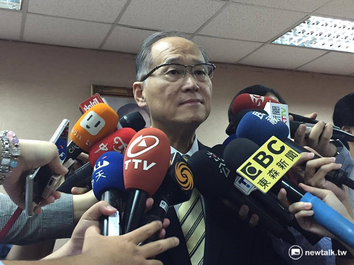 新任外交部長李大維25日出席立院外交及國防委員會備詢。面對沖之鳥爭議，回應將在7月前與日進行協商談判。 圖：鄭佑漢/攝
