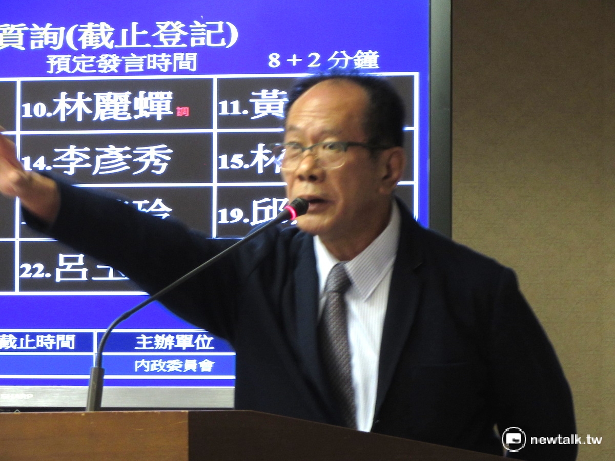 國民黨立委陳超明25日表示，民進黨如今身為執政黨，要堅持過去主張，發揮道德勇氣，把省議會省政府廢掉，否則會被他看輕。 圖：邱珮文/攝