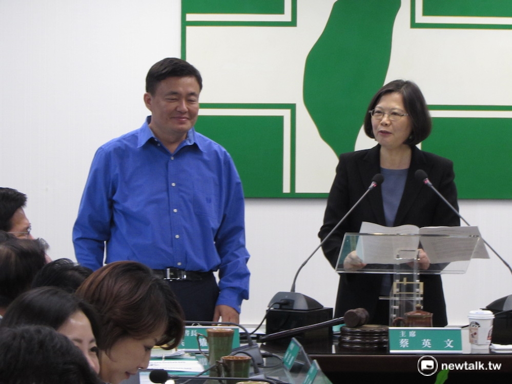 蔡英文宣布邀請洪耀福接任秘書長，認為民進黨的中壯世代已經做好全面接班的準備。 圖：邱珮文/攝