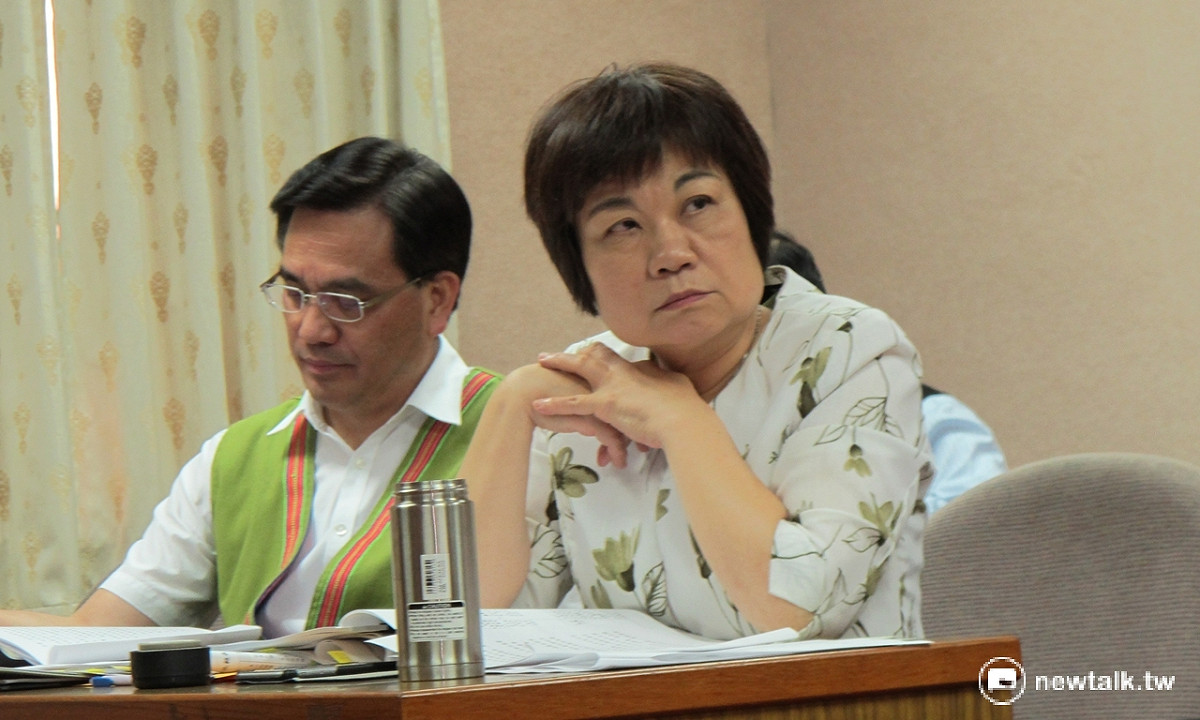 行政院秘書長陳美伶及原住民族委員會主任委員夷將‧拔路兒26日出席立法院司法及法制委員會。 圖：林朝億/攝