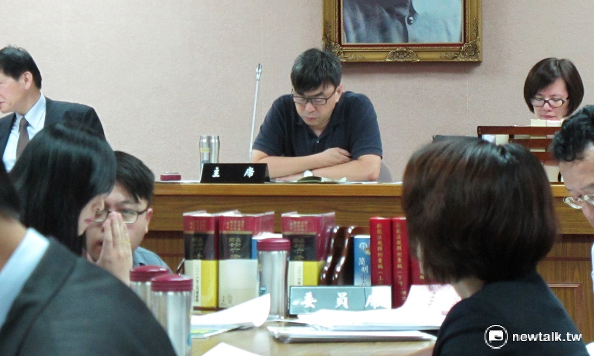 立法院司法及法制委員會26日宣布臨時可以證明自己也有原住民血統者也可質詢10分鐘。 圖：林朝億/攝