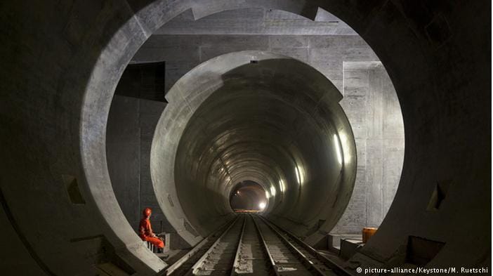瑞士6月1日開通全球最長最深的鐵路隧道「聖哥達基線隧道」，隧道總長57.1公里。 圖：翻攝DW官網