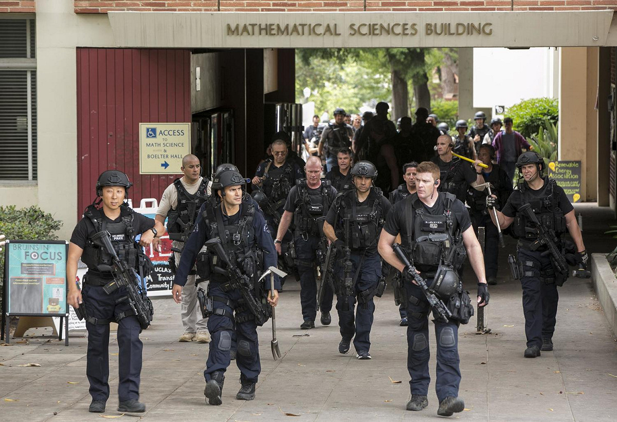 美國加州大學洛杉磯分校（UCLA）當地時間1日上午，校園傳出槍響，警方一度封鎖校園，整起事件造成兩人死亡。 圖：達志影像/美聯社